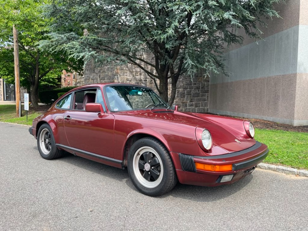 1985 Porsche 911's photo