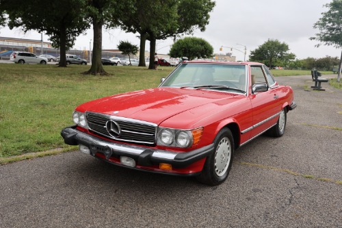 Used 1989 Mercedes-Benz 560SL for sale $29,500 at Gullwing Motor Cars in Astoria NY 11103 2